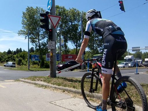 Igen, ez Dina Marci!   Még sose örültem ennyire egy piros lámpának, tudtunk kicsit beszélgetni.