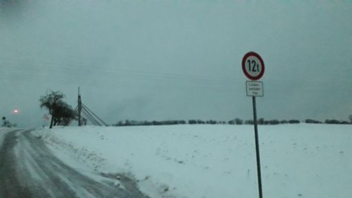 Die Straße hat 12t Lastbegrenzung, dafür war der Laster zu fett.