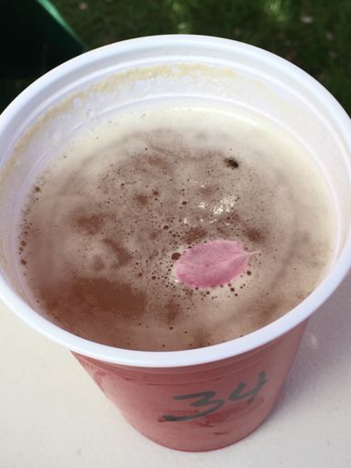 The disadvantage of pouring your beer pre-lap is that stuff will land in it.