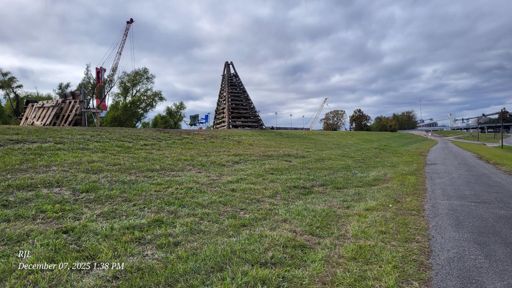 Christmas bonfire construction