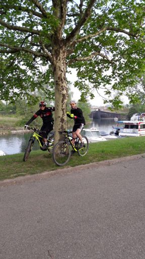 Départ au bord du canal