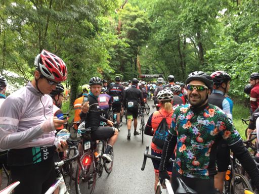 Max & George hanging out for the start