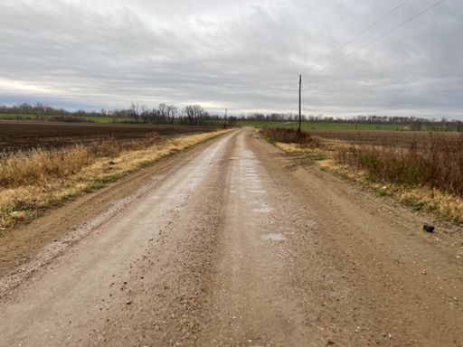 Despite the rain, I was so excited to be on my way and heading towards the levy up ahead. It was an amazing ride despite the nasty, nasty crosswind along most of the levy. This turned into an amazing tailwind for the last 200 miles of the ride, but those first 40 miles in the rain with such a strong crosswind were hard.