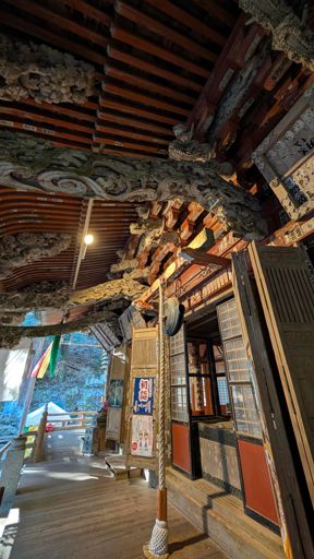 初詣参拝しゃを迎える準備が進められてました