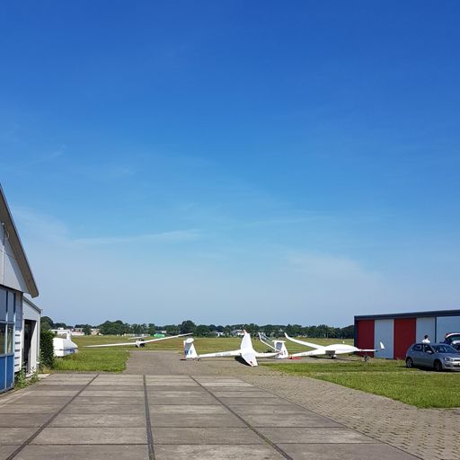 Er werd volop gevlogen op vliegveld Hilversum