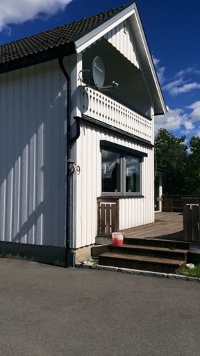 Og jeg var hos Tom Skoglund og tok bilde av huset hans ...... Lol