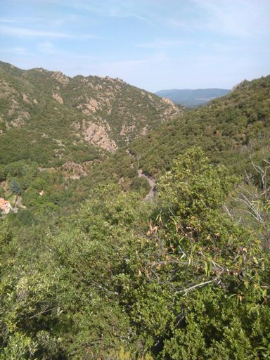 Sschitterende afdaling in de nauwe vallei van Mas-Pagris.