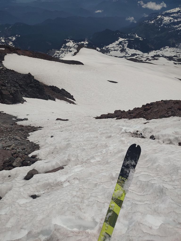 Double-click to expand Mt. Rainier Solo Ski — photo 2