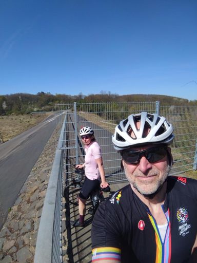 Die Sperre ist nach wie vor noch da. 