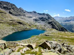 Lacs des Estaris, roc Dolion et retour par Prapic