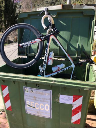 ⚠️ secco non riciclabile