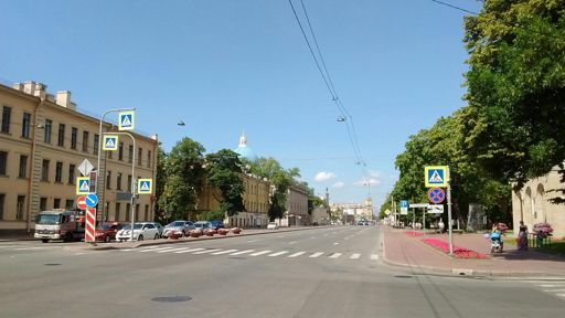 Летим по Измайловскому, приближаясь к любимой автобусной полосе на Вознесенском.