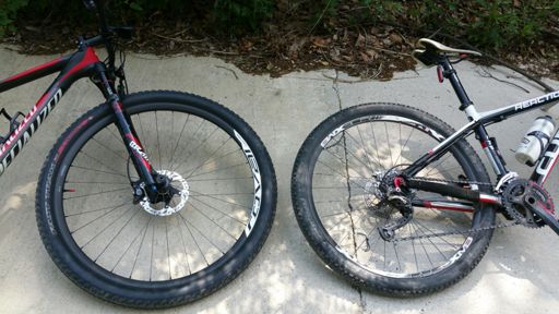 29인치의 성우형님잔차  26인치 나의잔차 바퀴