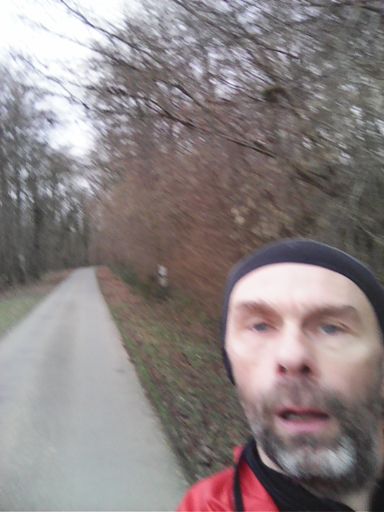 1er selfie en plein effort... Mouais ! Après 55 ans, vivons cachés... Mon fils me dit que le dimanche n'est pas un jour de sortie de Bélair !