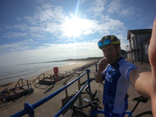 Not a bad spot to stop for a jam butty! 😋 🥪