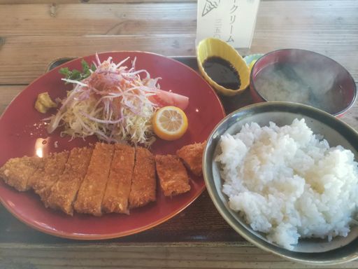 おかた茶屋
下仁田かつ定食　900円
