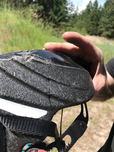 Yup that’s cracked helmet lol
