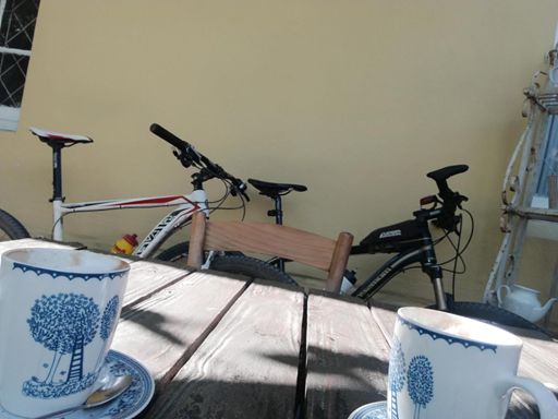 Lekker Karoo trap, koffie, ontbyt en gesels saam Frenchis.