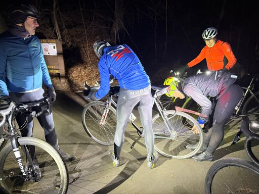 Flat fix clinic, courtesy of Mitch. 