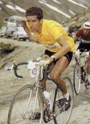 Federico Bahamontes, vainqueur du Tour en 1959, 92 ans depuis quelques jours.