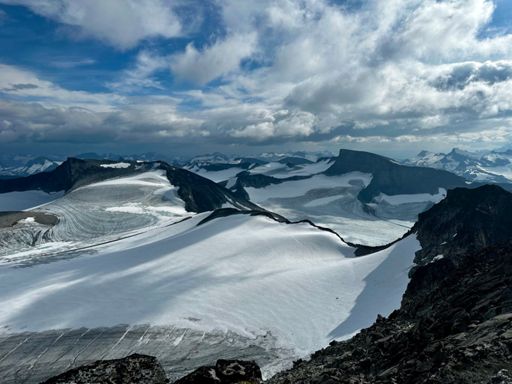 Utsikt från Storjuvtinden