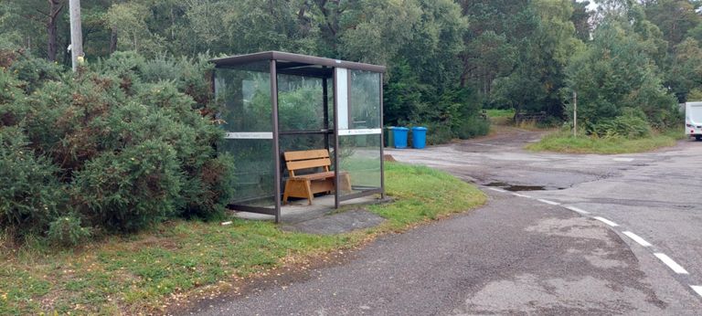 Another wonderful Highlands bus shelter with unique bench  - by the A949 turning to Achue
