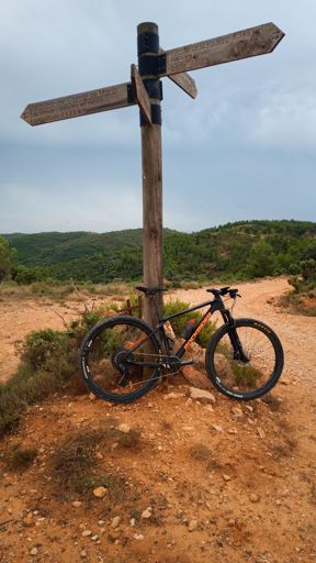 Cruce de caminos al final de la "Serratilla" de Chiva.