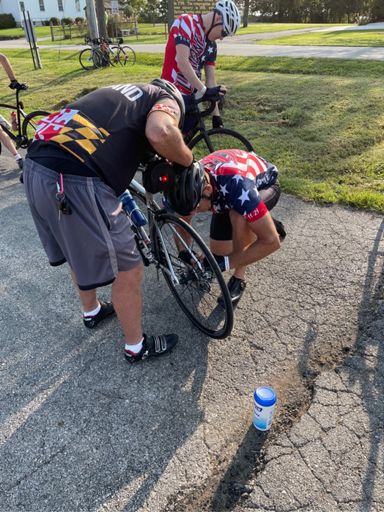 Good samaritans trying to help fix the chain- apparently there are multiple sizes of quick links???