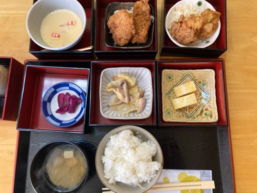 上る下る油小路
Aランチ