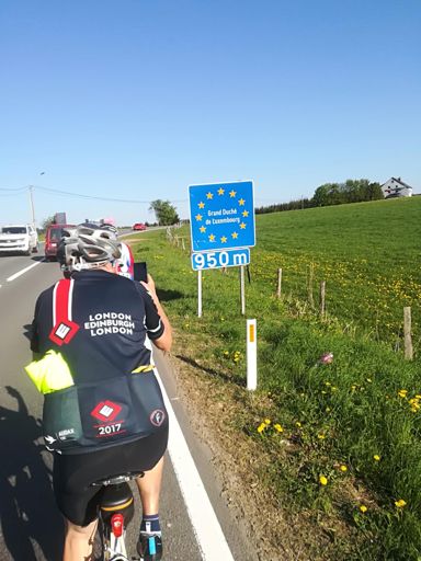 Einfahrt ins vierte Land