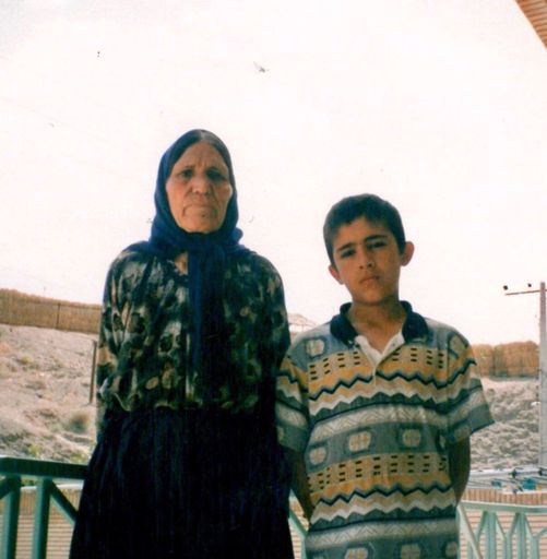 مادر بزرگ خيلي مهربان... 😊 🤦🏻‍♂️😭