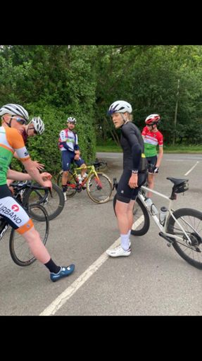 6 strong riders and a skinny bloke 😌🤣