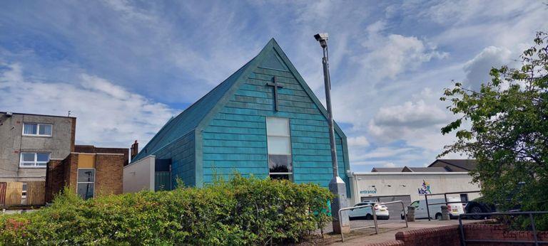 Kirkintilloch Baptist Church, by Sainsbury's 
http://www.kirkiebaptist.com/