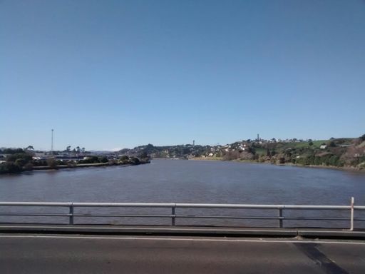 Perched on the banks of the mighty Whanganui River
