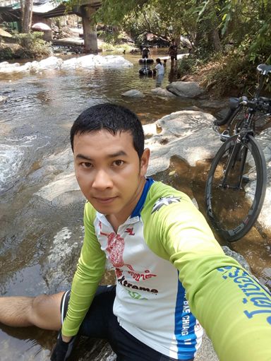 แช่ขาหน่อย