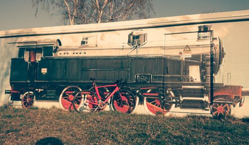 Radbahntrassen gibt's auch in Brandenburgburg. Die westhavelländische Kreisbahntrasse kann aber nicht mit den Trassen in NRW mithalten - schmal und teils holprig, aber immer noch RR tauglich.