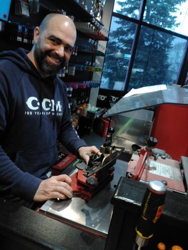 L'expert du Vestiaire à l'affutage des patins à glace règlable des années 1950 ;-)