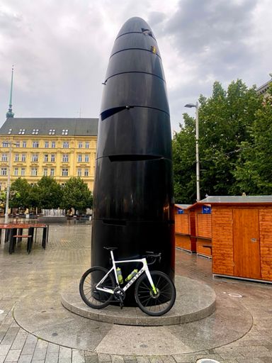 Každoroční tradice - foto kola u brněnské dominanty :-)