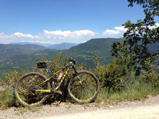 100ieme km, on cherche l'ombre mais y en a pas 😢