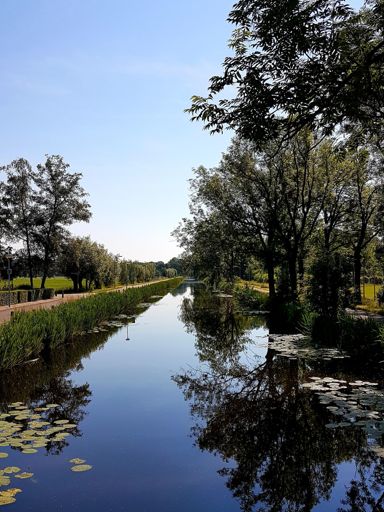 Zicht op de Gooische Vaart