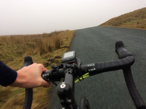 Start of the climbing from Reeth, already the visibility is low. The constant effort is enough to need to take my gloves off.
