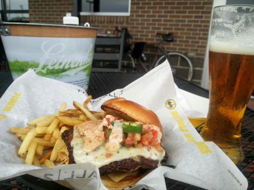 Buffalo Wild Wings kan sina burgare.