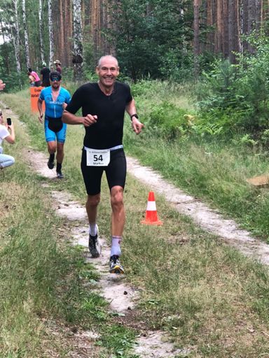 Am linken Knöchel sitzt der Transponder, alles ok...👌