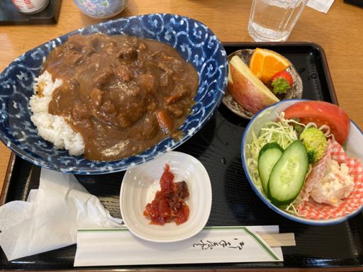 猪肉ハンバーグカレー。
ハンバーグは他の肉と合い挽きになっているのか、ところどころゴツゴツしており、非常に美味しかったです。