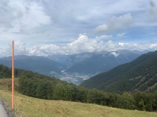 Alpe di Neggia (Gambarogno), veduta verso Val Verzasca.