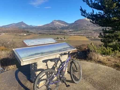 Pause photo sur le plateau de lagrand. Il va bien le bafang. Les500w sont d une belle souplesse. Et silencieux avec ça. Rien a  voir comparé au  Lift MTB du Fat et ses 630w brutaux et bruyants