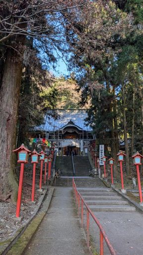 本殿は改修工事中？