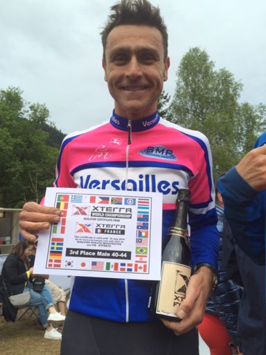 Ah..! Je la mérite cette bouteille de champagne ....!!!