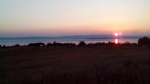 Dunărea, la apus, Moldova Nouă