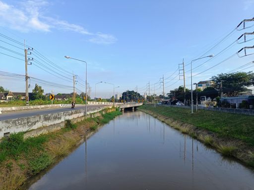 Road up before the bike path